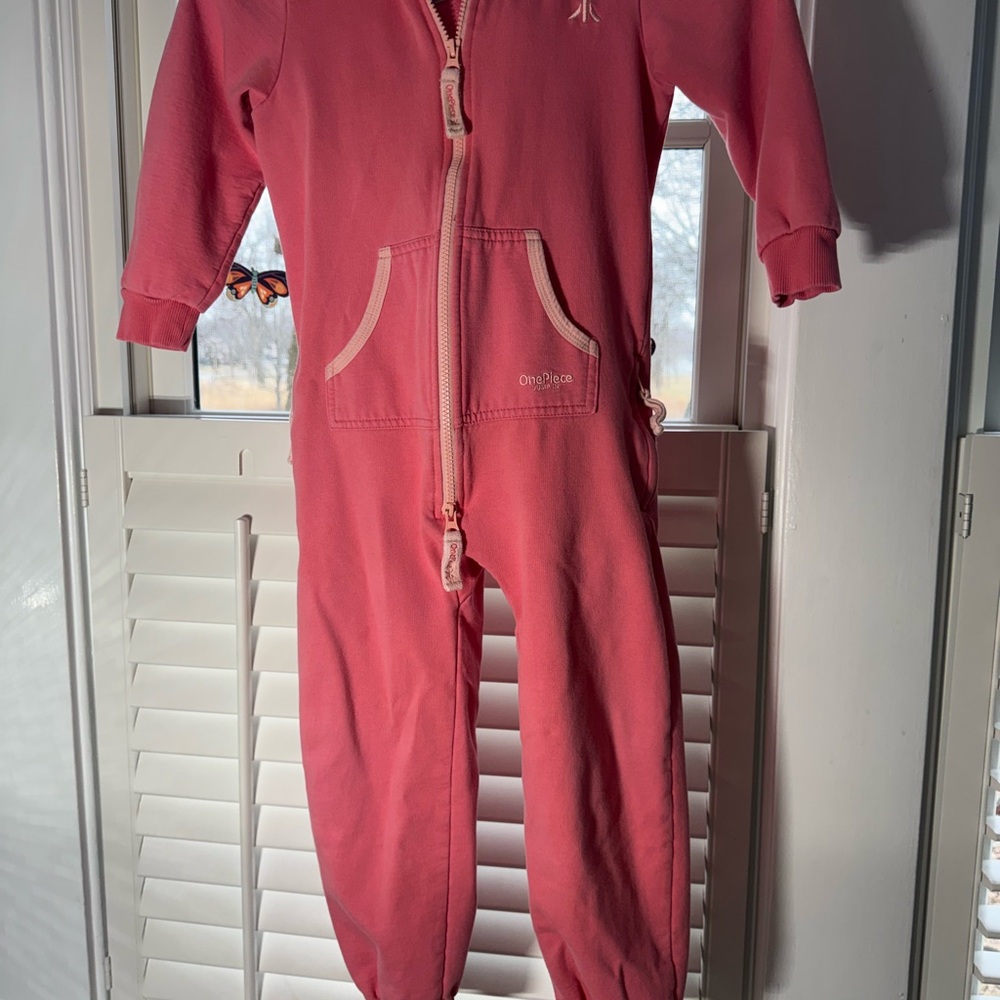OnePiece Norwegian Original Kids Berry Pink Unisex Jumpsuit Size 6/7